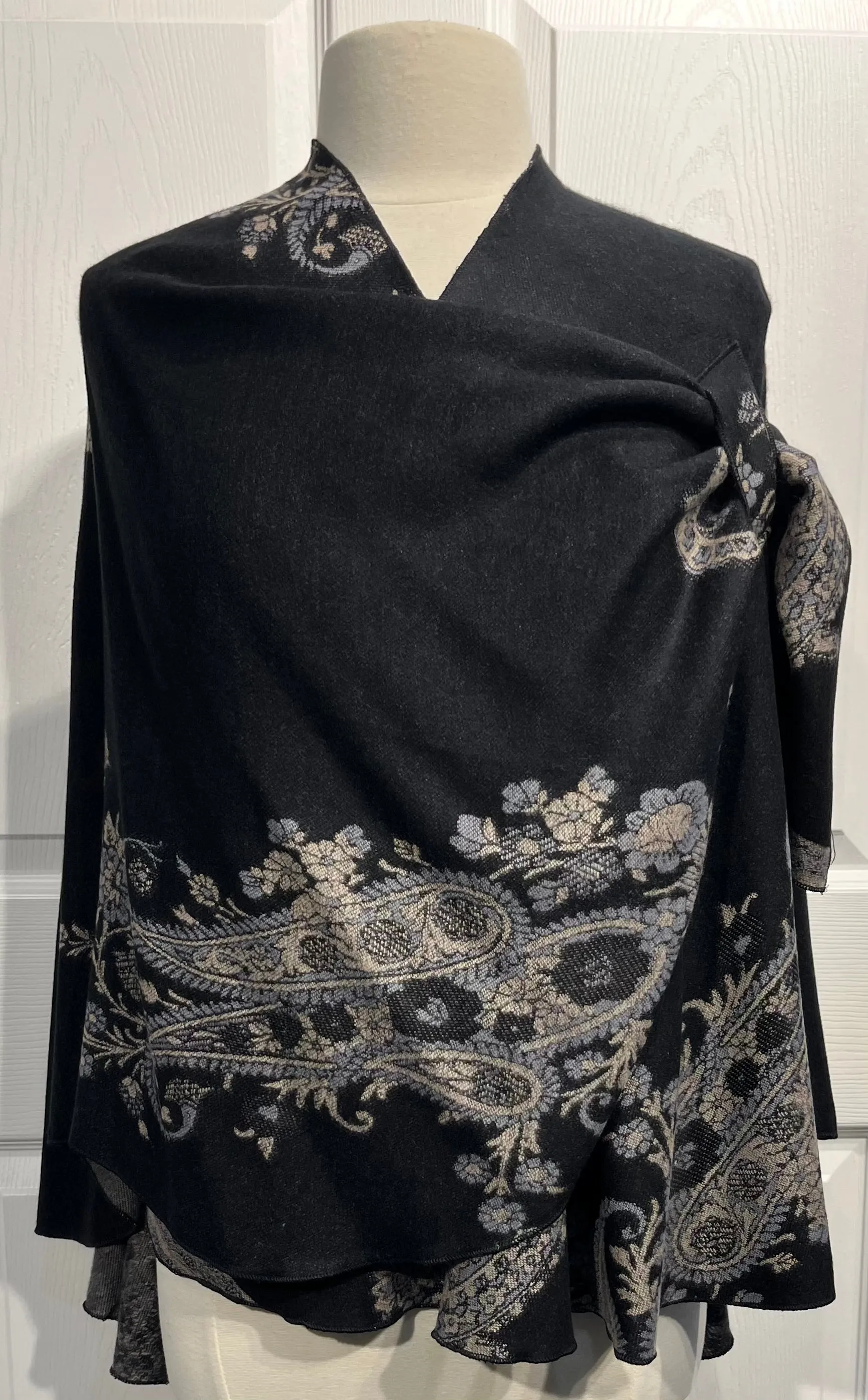 Black to Grey Paisley Reversible Cashmere Shawl