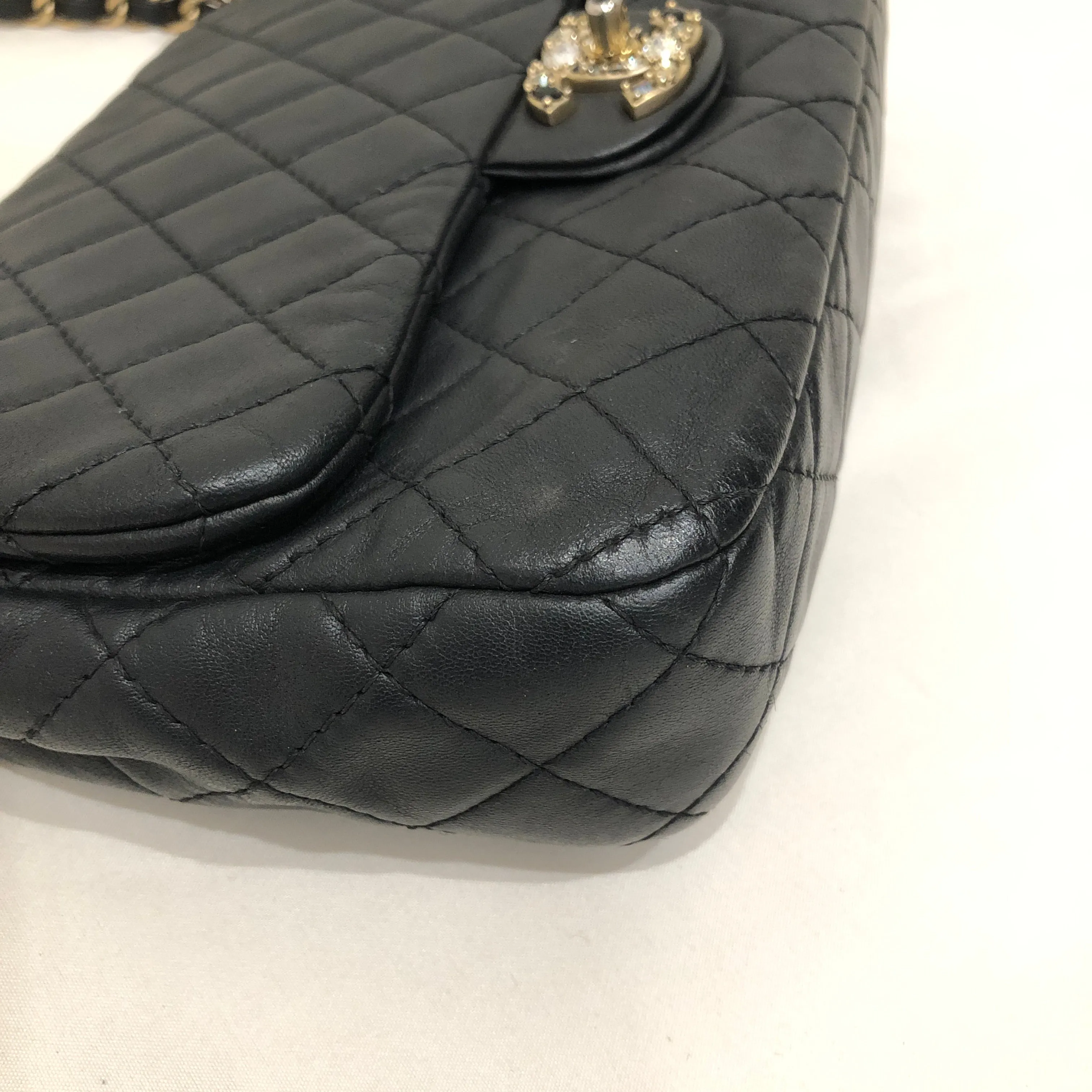 Chanel Quilted Black Leather Gem Logo Closure Classic Flap Shoulder Bag Sku# 83284