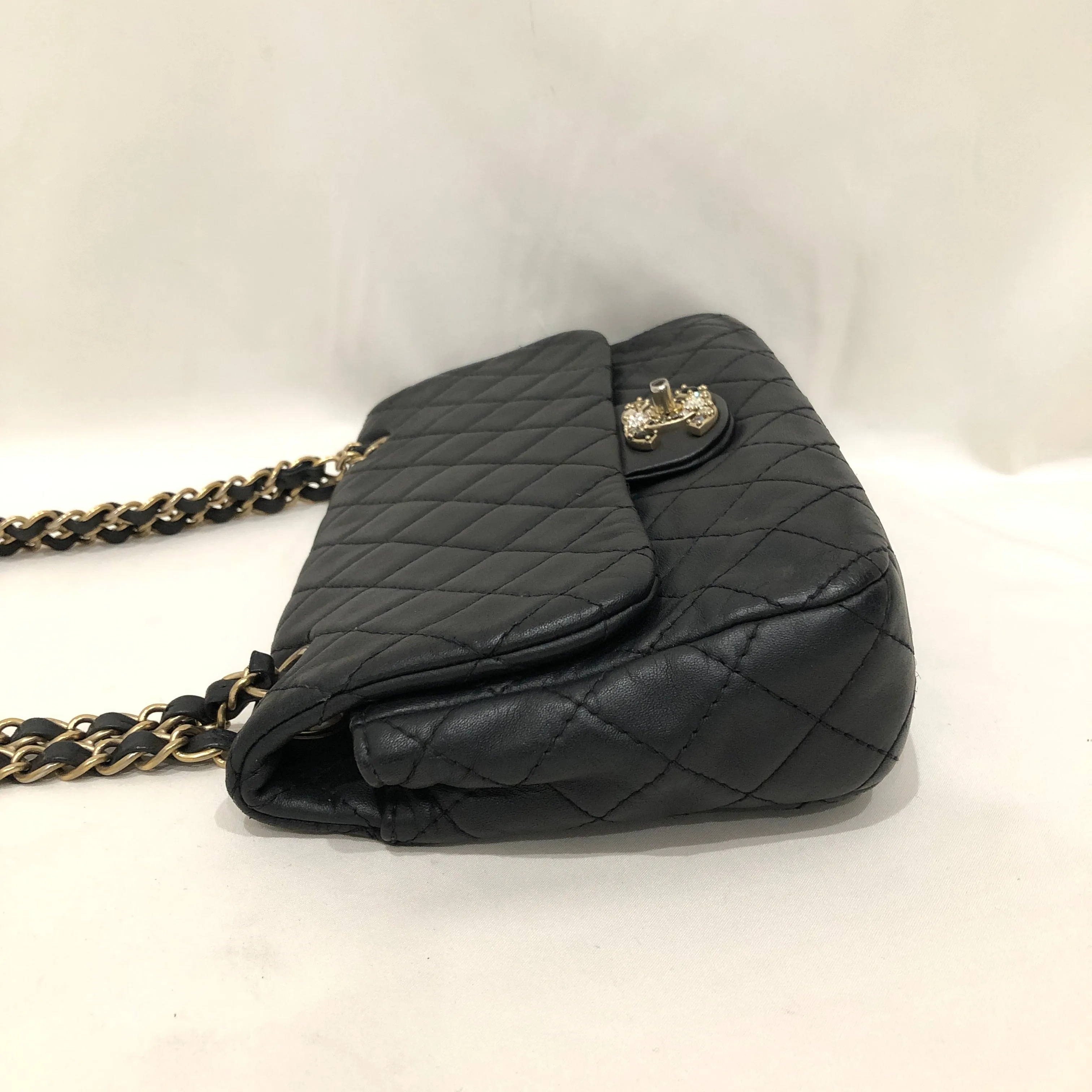 Chanel Quilted Black Leather Gem Logo Closure Classic Flap Shoulder Bag Sku# 83284