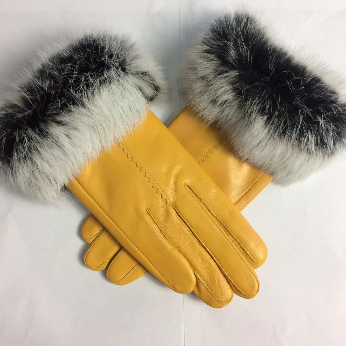 Chloé Rousseau Noble Leather Gloves