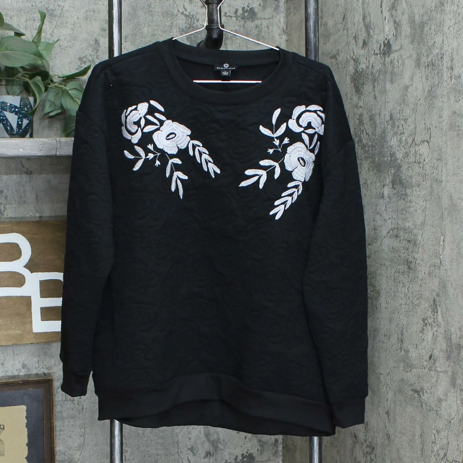 Curations Women's Quilted Sweatshirt With Floral Applique Black Large