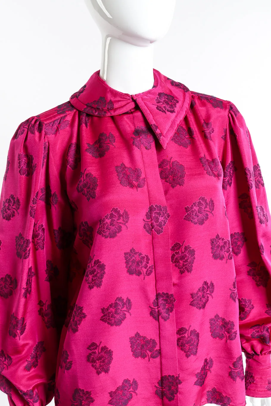 Floral Quilted Dagger Collar Blouse