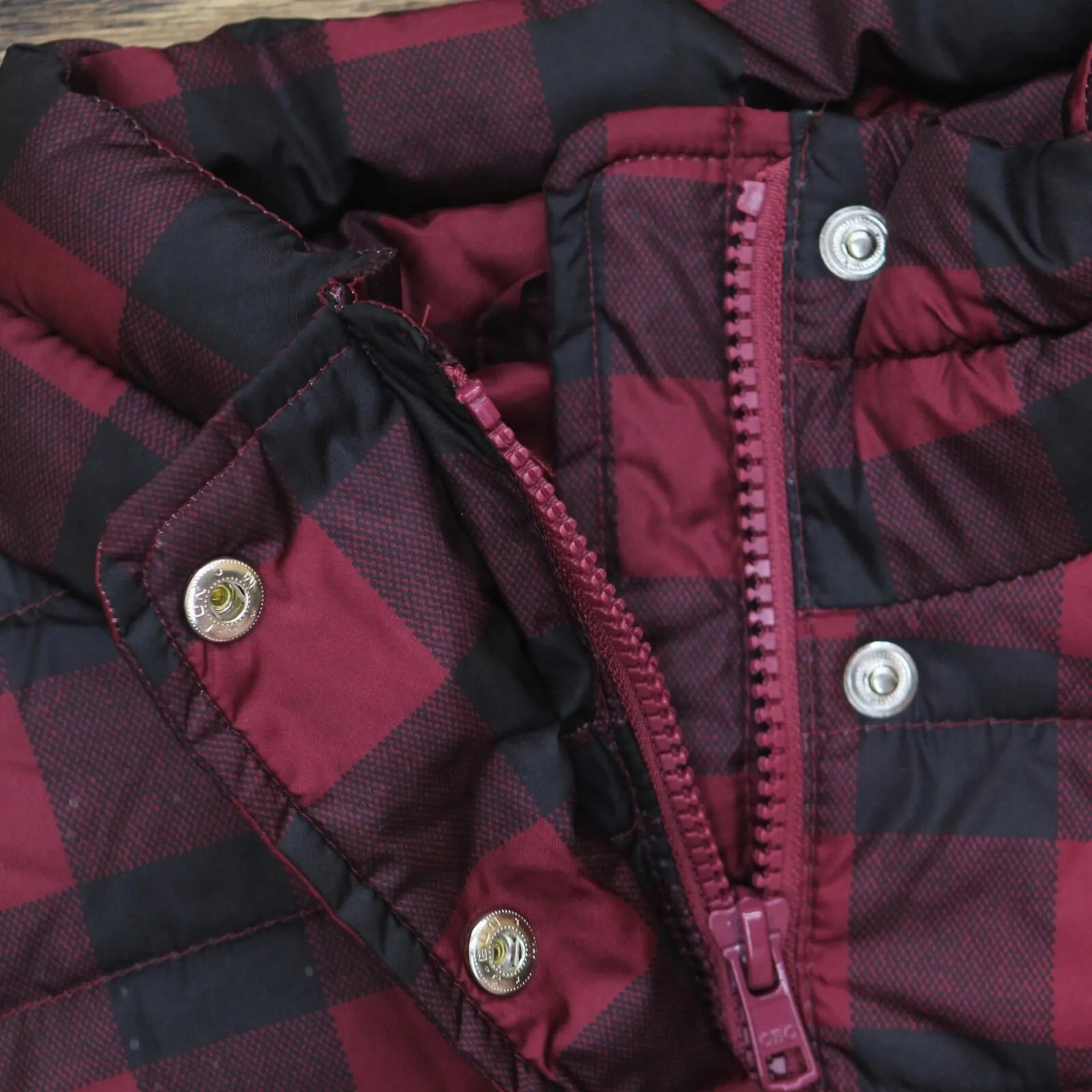 Gap Womens Lumberjack Zip Snap Front Quilted Vest Red / Black Plaid XS
