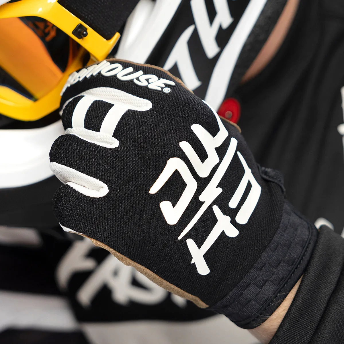 Hot Wheels Speed Style Glove - White/Black