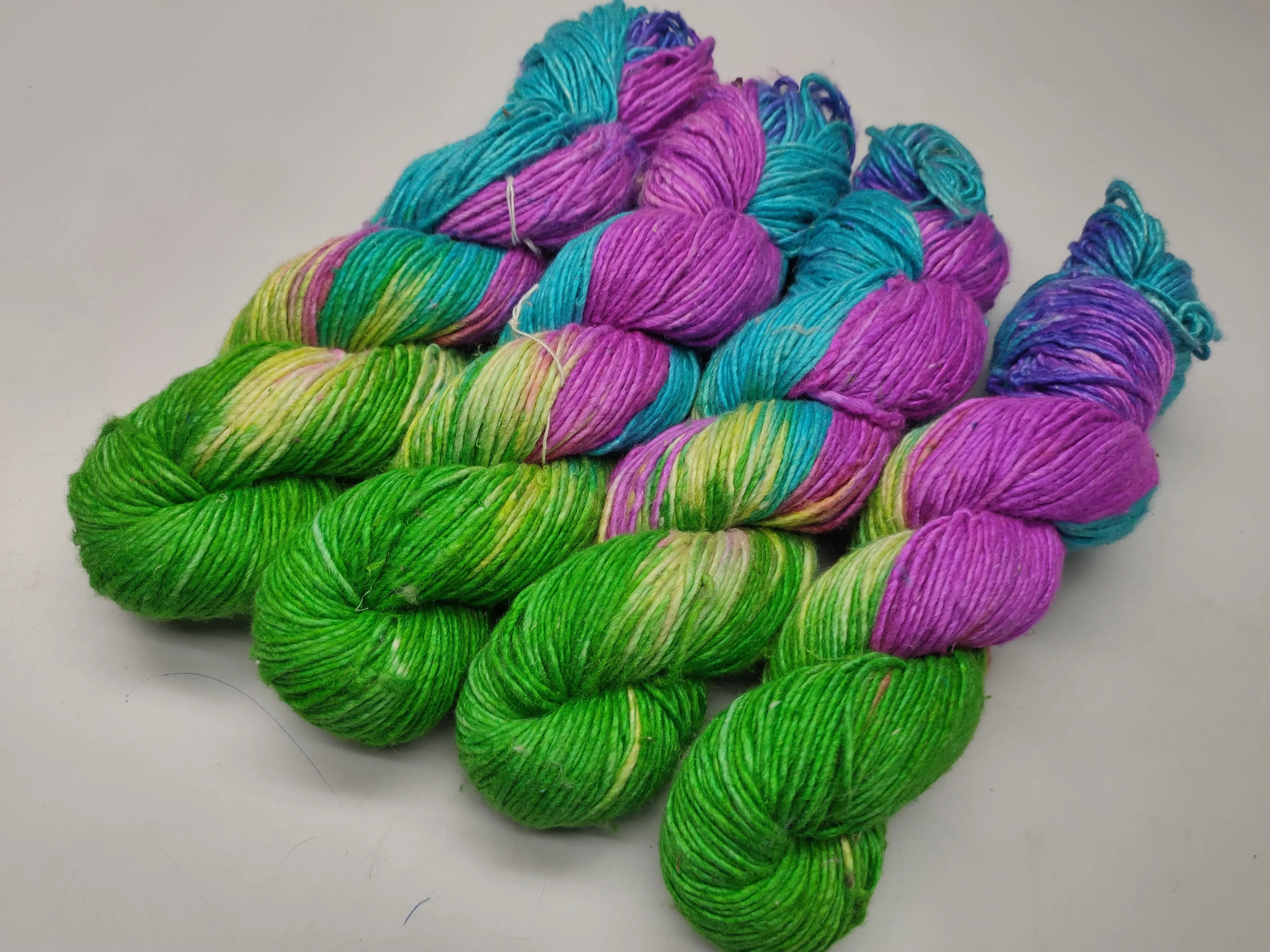 Mulberry Yarn Short Fiber - SkyLark