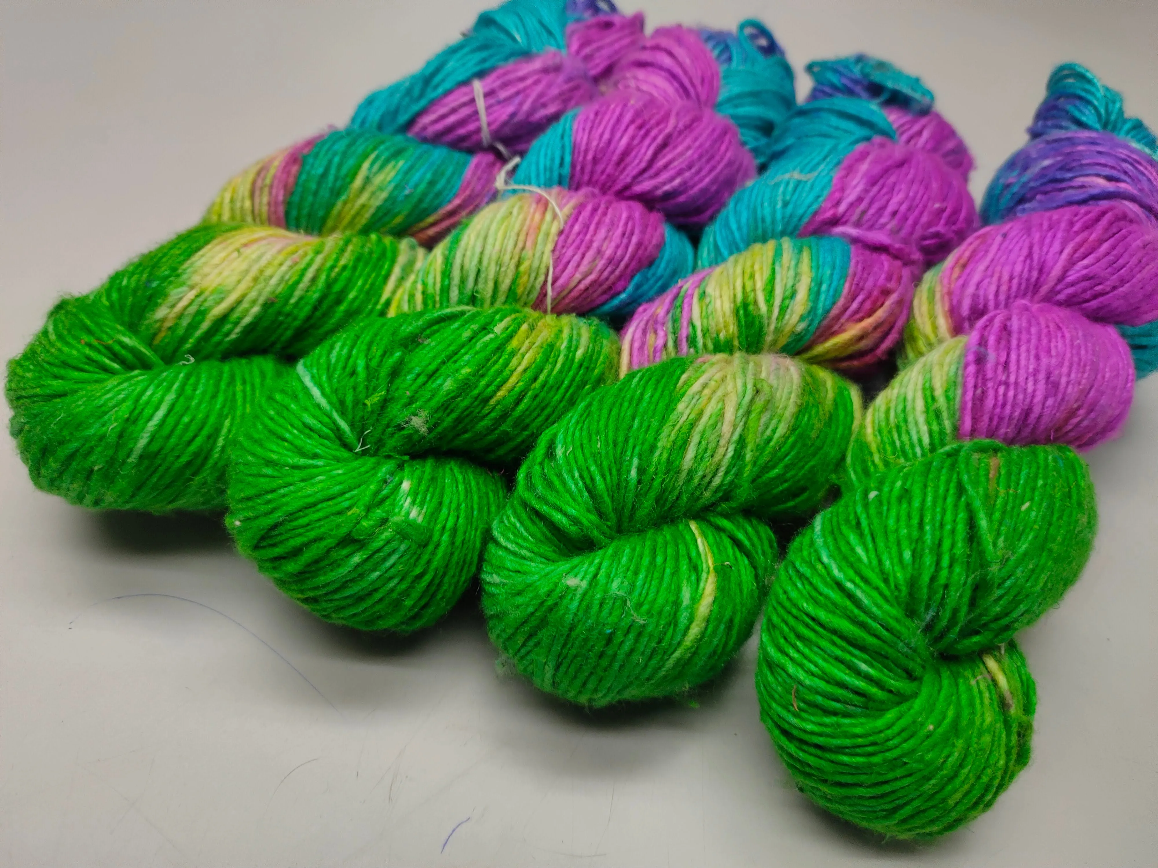 Mulberry Yarn Short Fiber - SkyLark