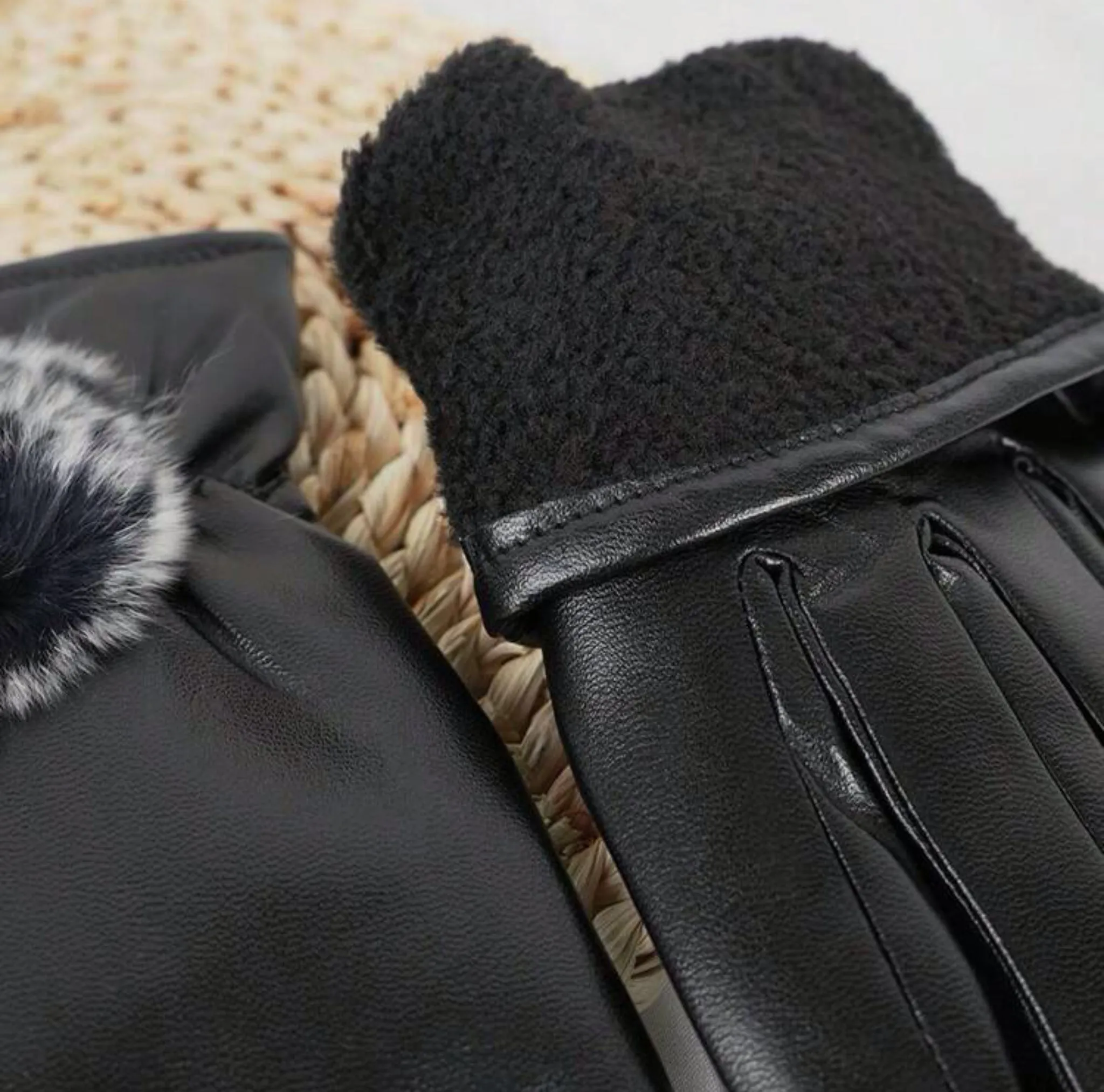 Pu Leather and Floral Fur Design Black Gloves