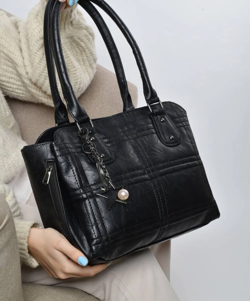 Quiled Touch Shoulder Bag - Black