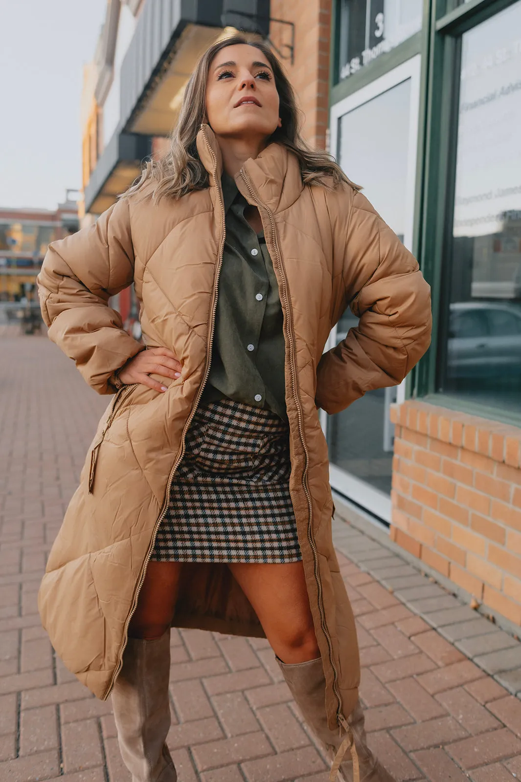 The Bomina Puffer Long Jacket 2.0 - Tiger's Eye - PLUS