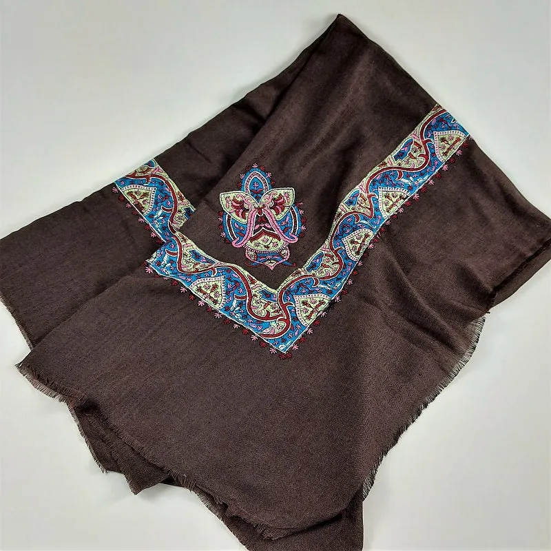 Traditional Omani masar shawl in kashmir wool and silk embroidery