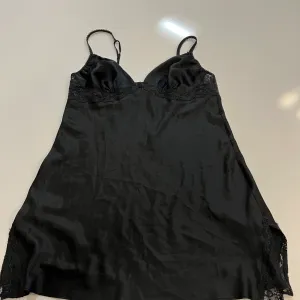 Victoria's Secret Dress Size Small